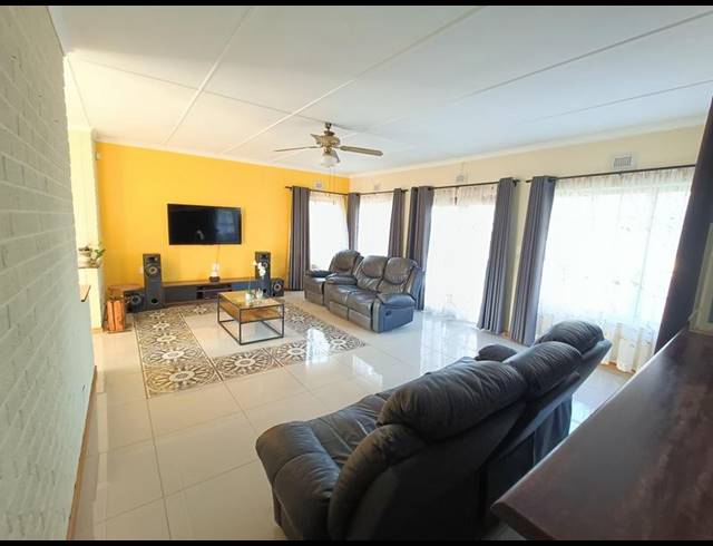 3 BEDROOM HOUSE FOR SALE IN WIDENHAM